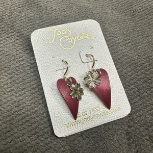 Jody coyote heart/flower earrings